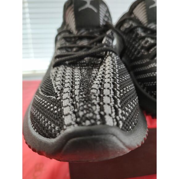 Danskin Woman Ecstatic Black Vegan Stretchy Knit Upper Sneakers Size 7 Athletic - Picture 5 of 16